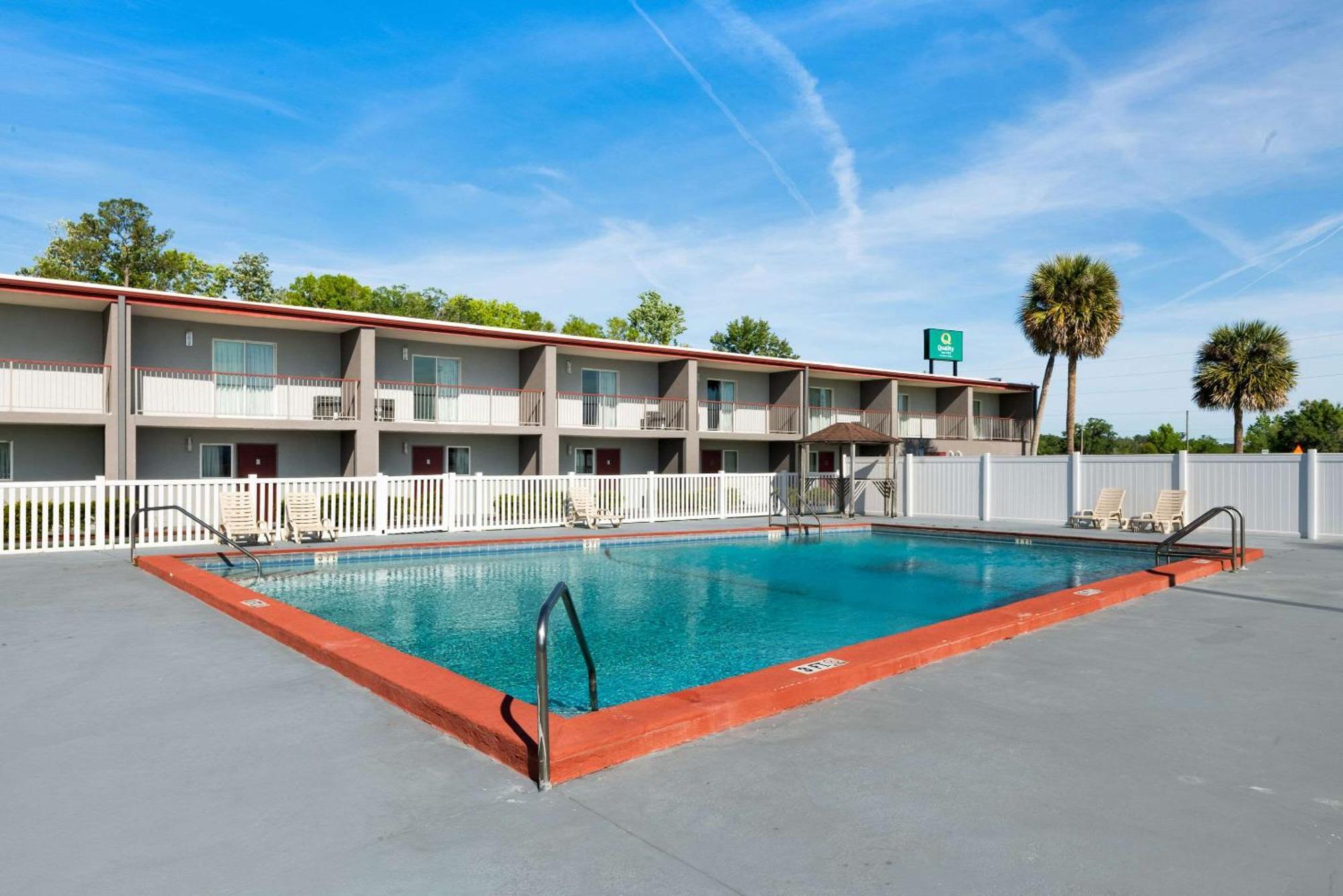 Quality Suites Wildwood - The Villages Exterior photo