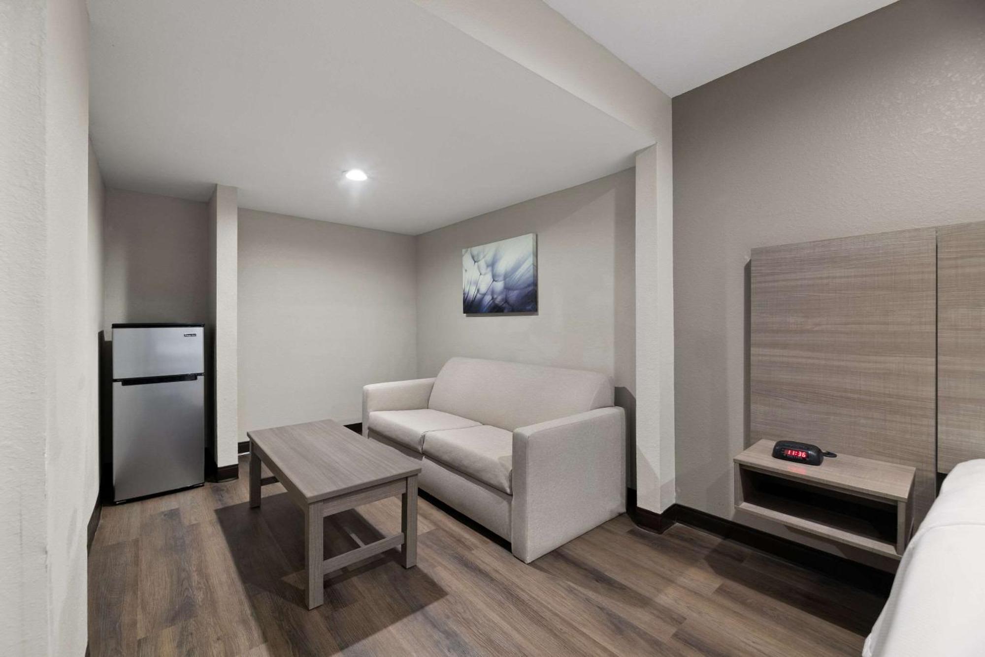 Quality Suites Wildwood - The Villages Exterior photo