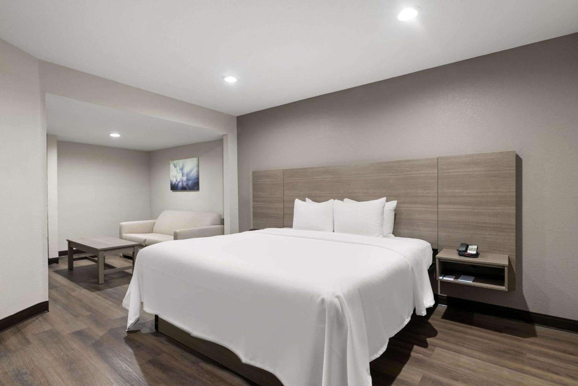 Quality Suites Wildwood - The Villages Exterior photo