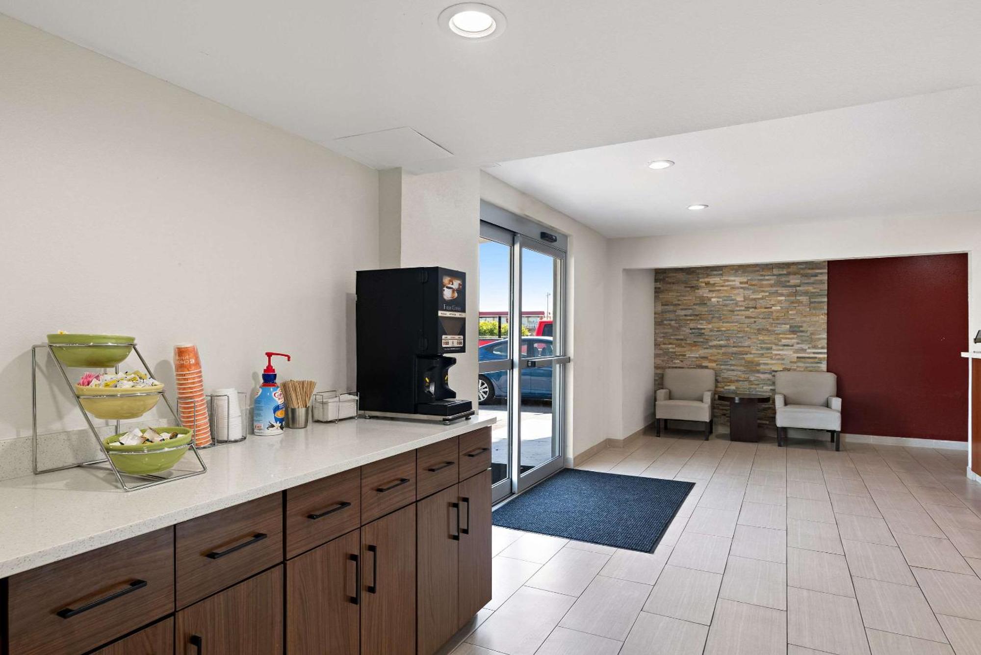 Quality Suites Wildwood - The Villages Exterior photo